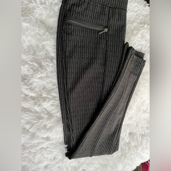 NWT! Classic Concepts Dress Pants size small - Picture 4 of 7